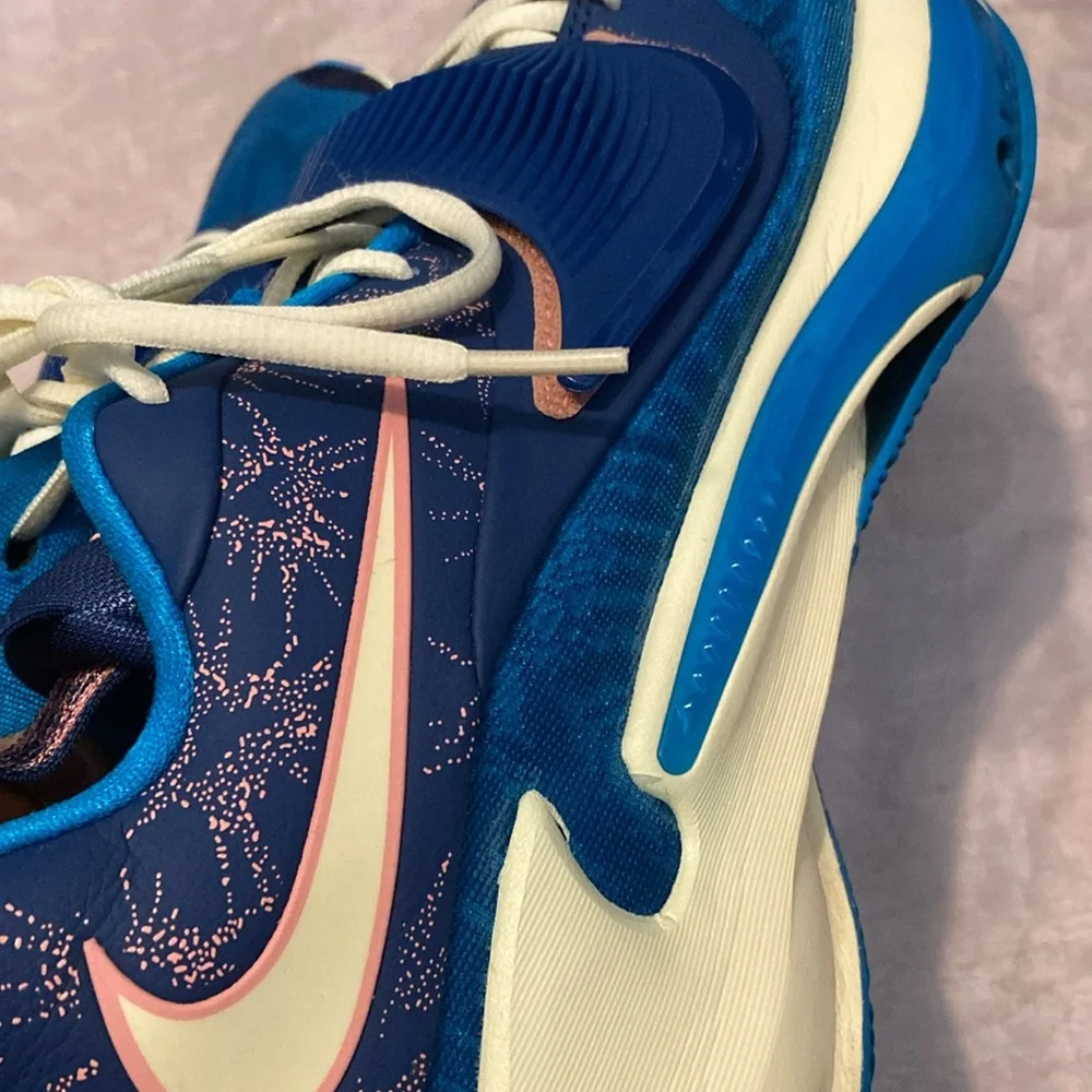 Nike Zoom Freak 3 NRG Valentines Day Giannis